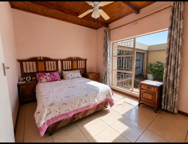 4 BEDROOM FREEHOLD FOR SALE IN GLEN DONALD AH